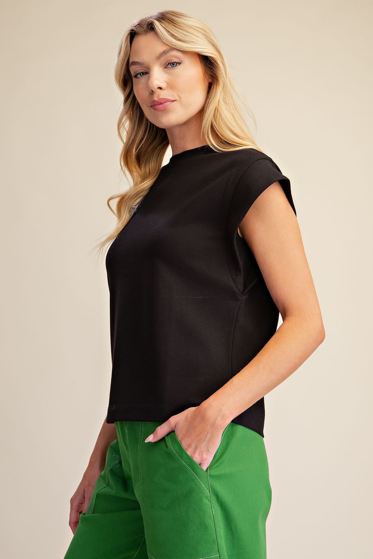 T8356 - BLACK