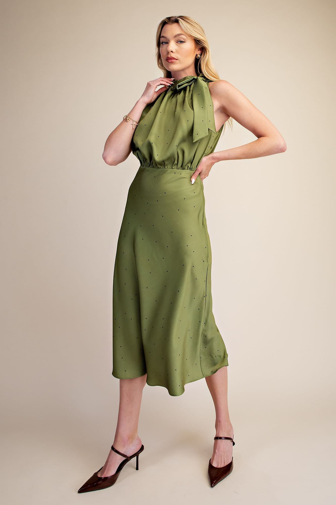 D8401 - LIGHT OLIVE