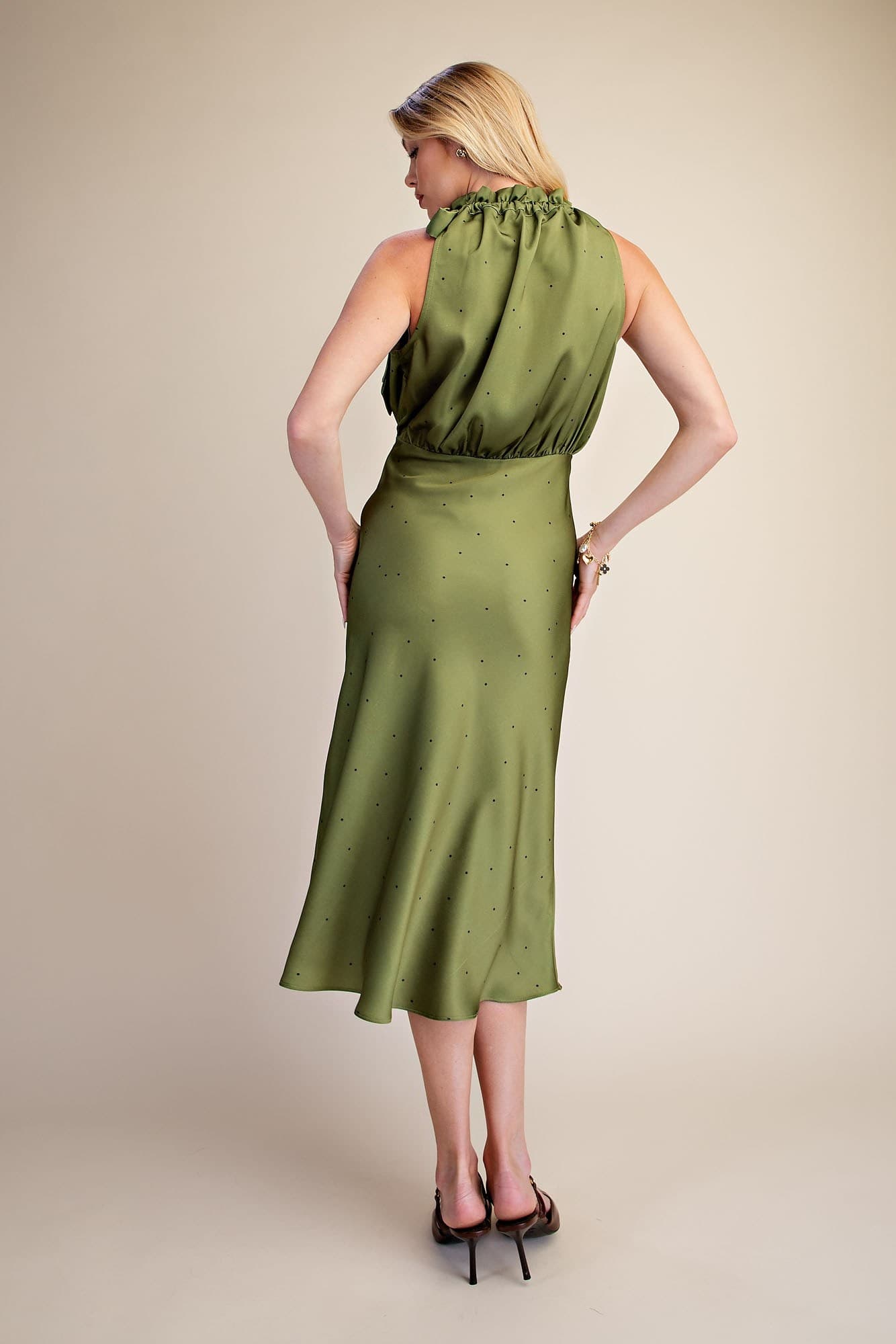 D8401 - LIGHT OLIVE