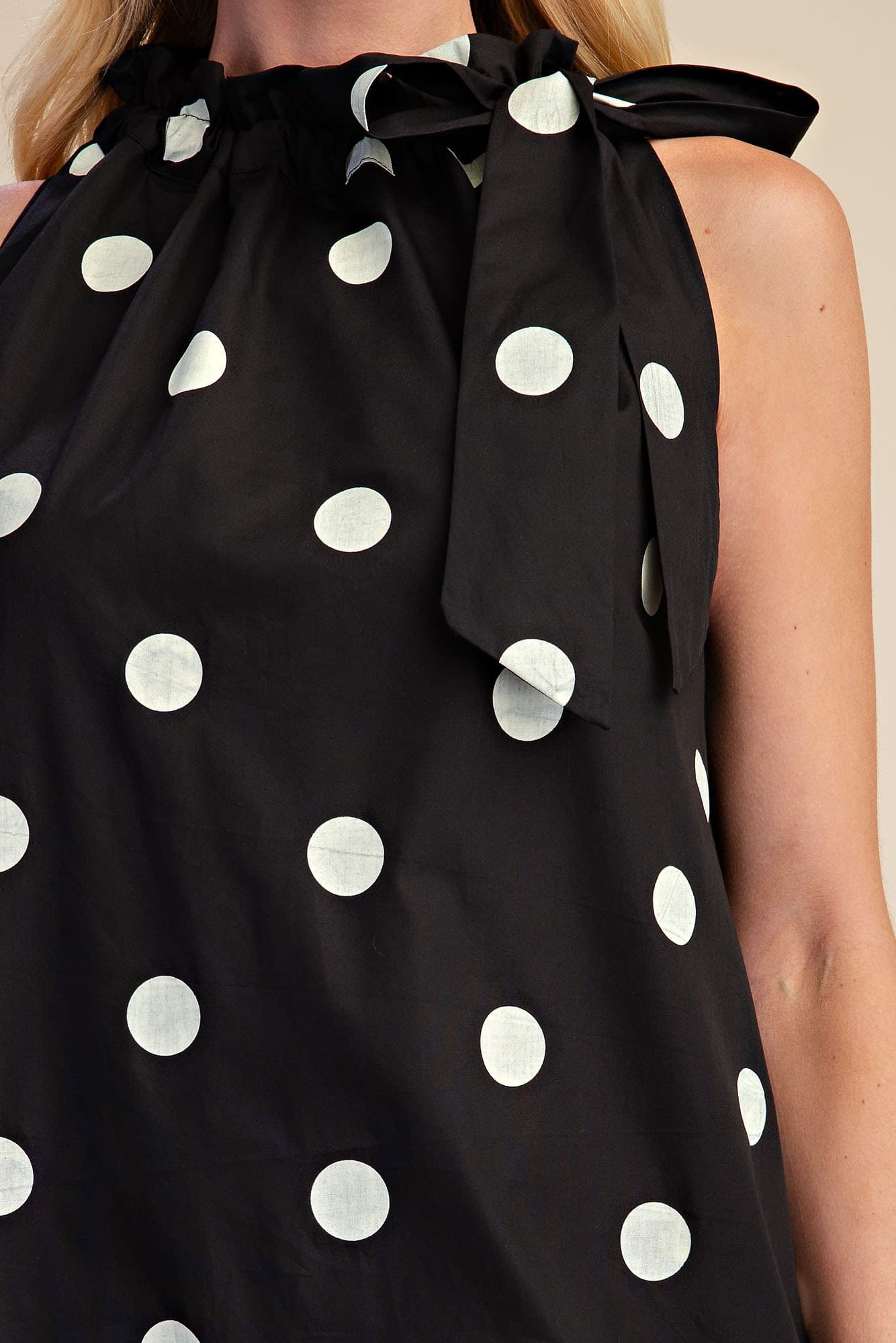 D8398 - BLACK
