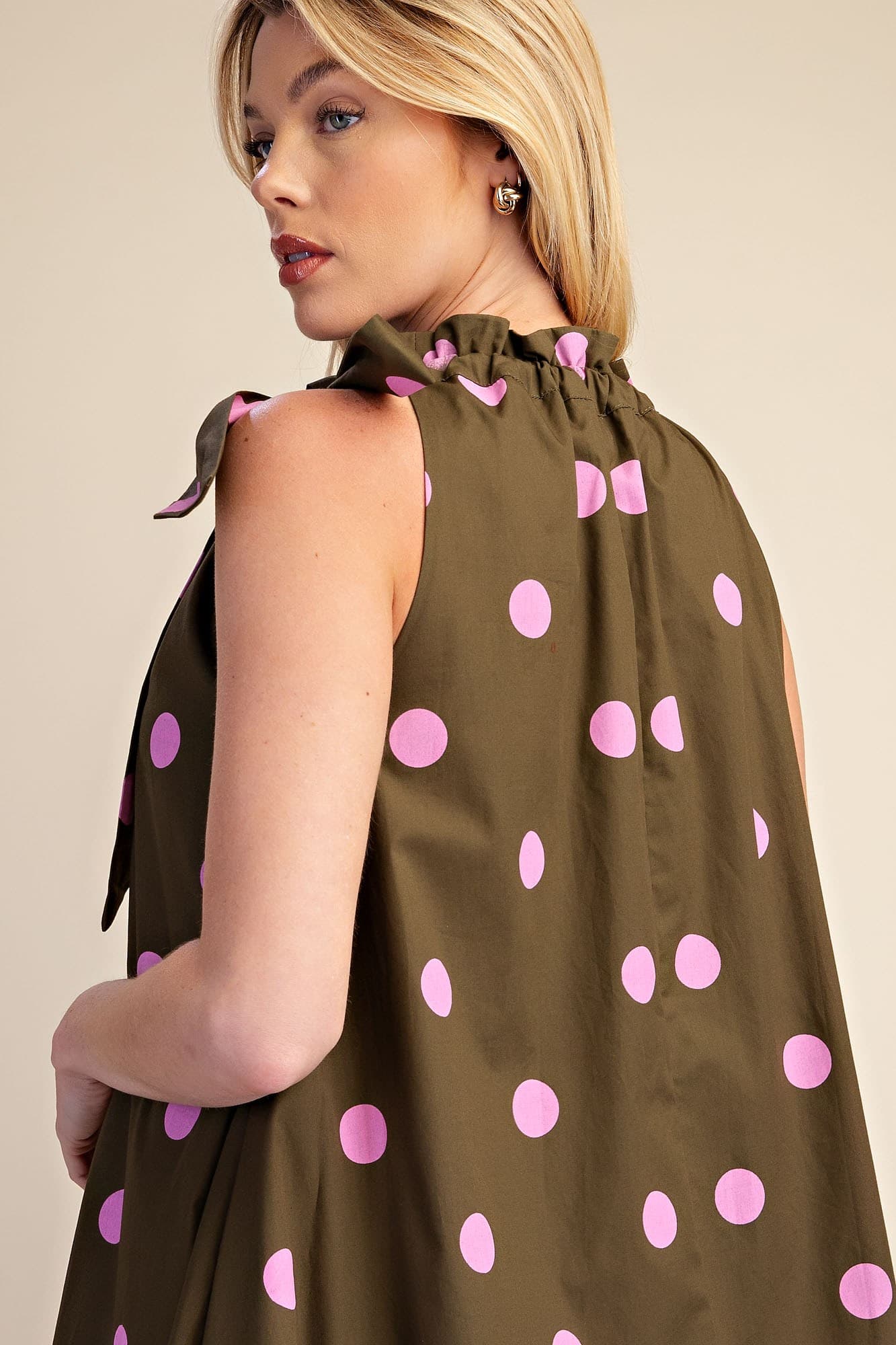 D8398 - OLIVE