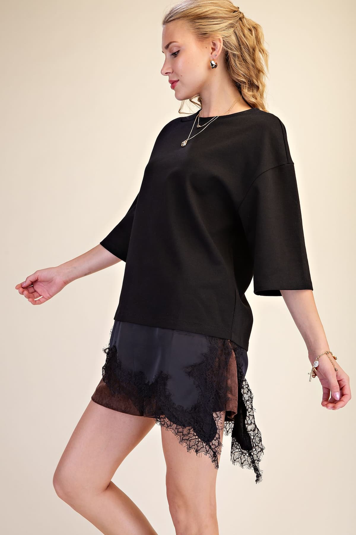 T8383 - BLACK