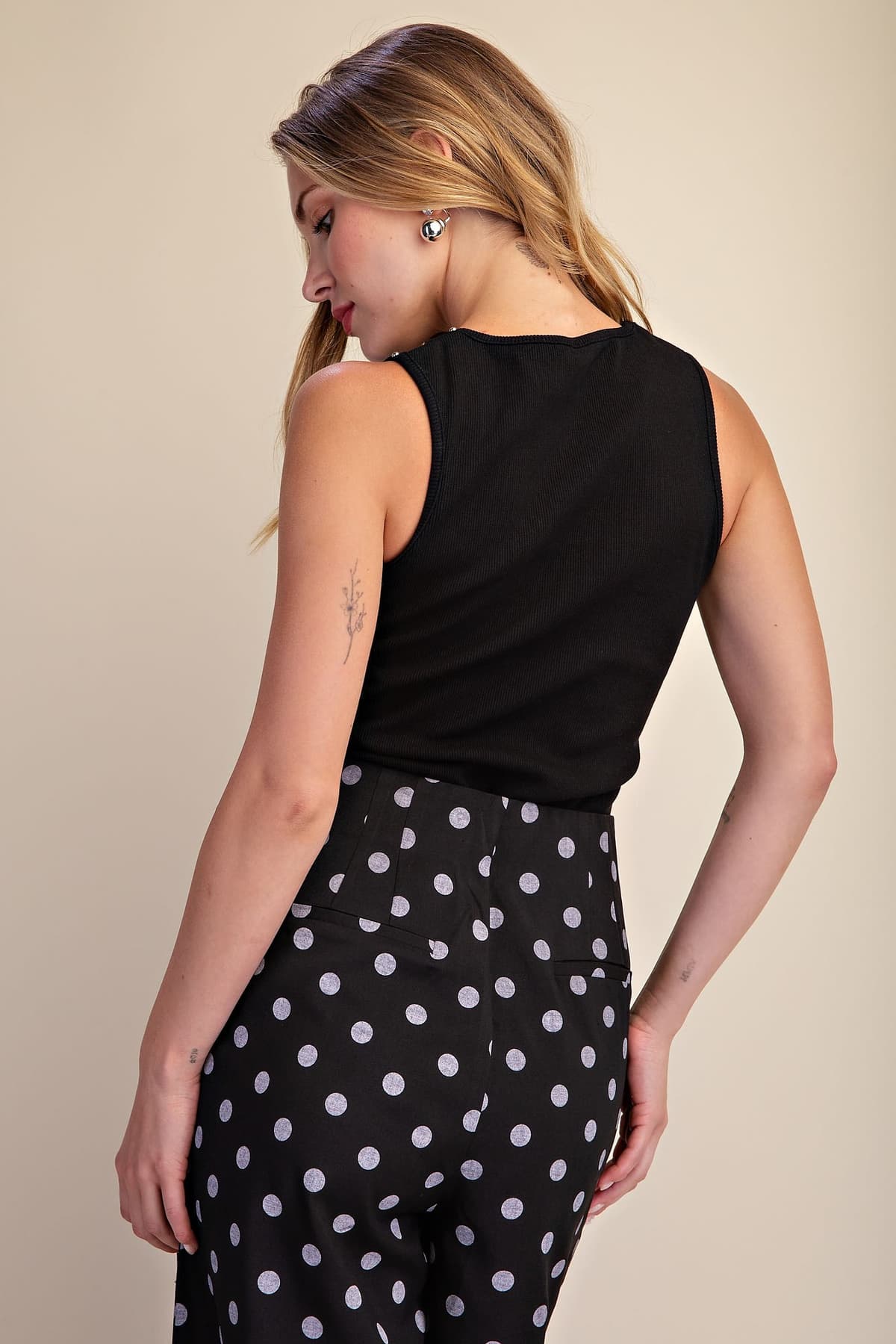 T8384 - BLACK