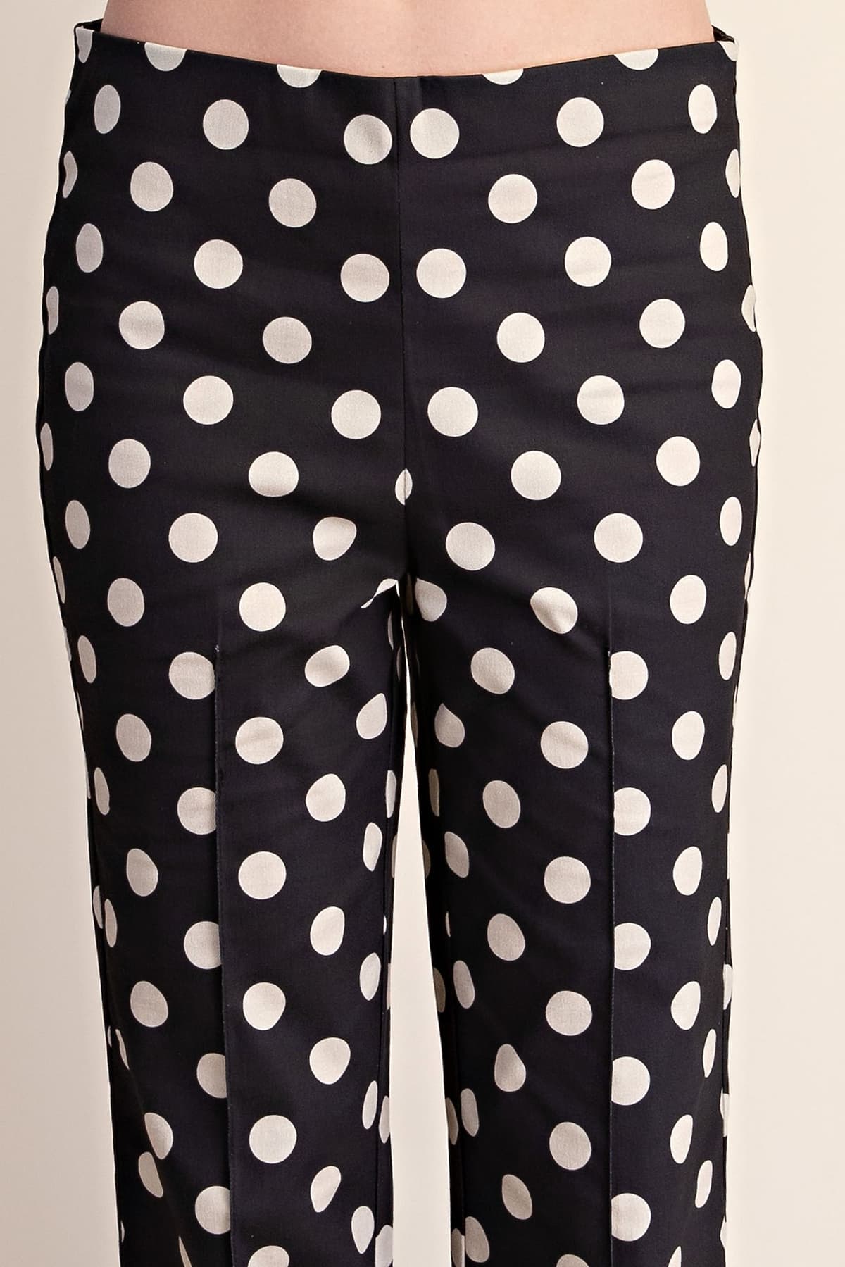 P8304 - BLACK