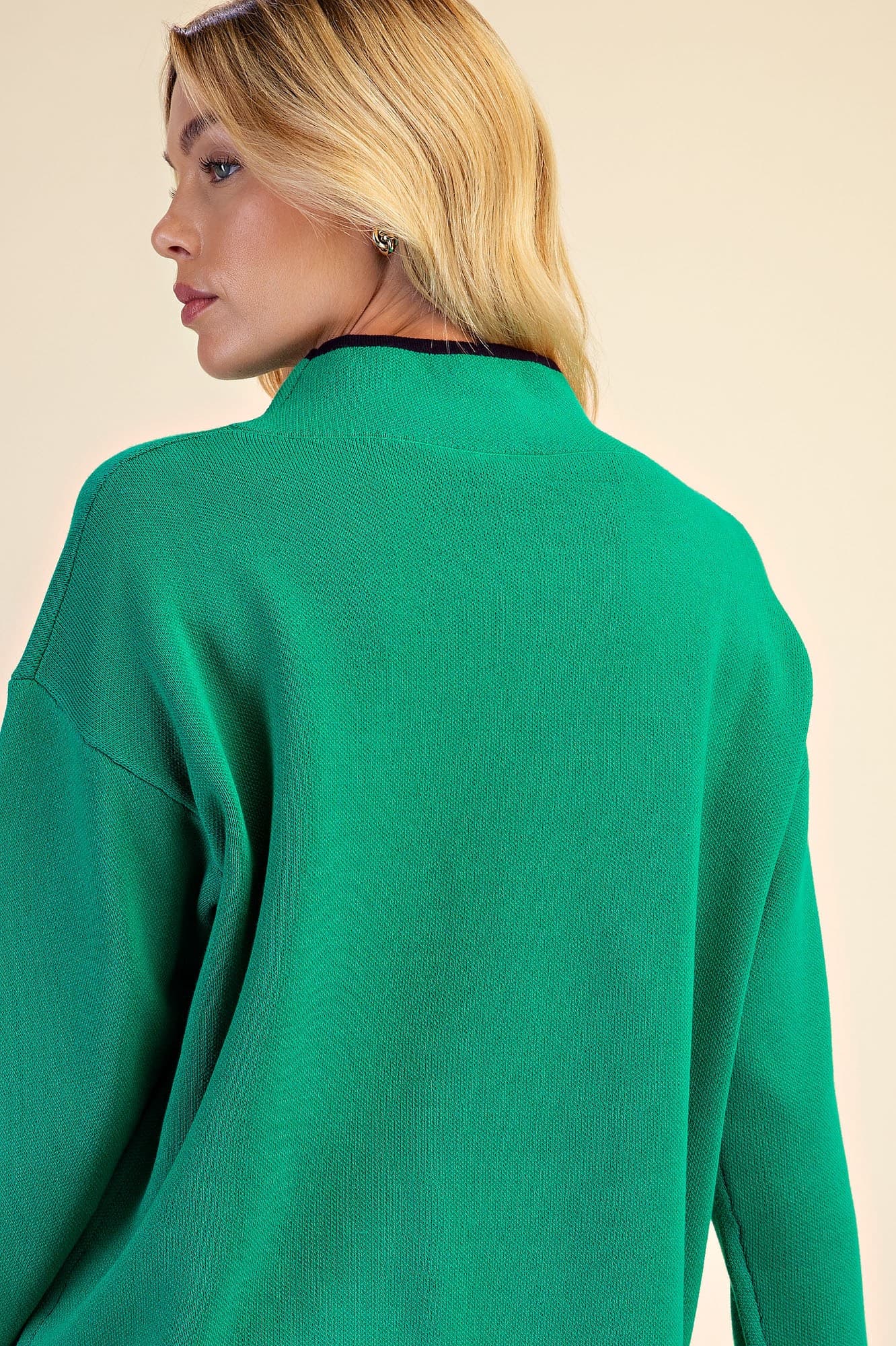 SW8258 - KELLY GREEN