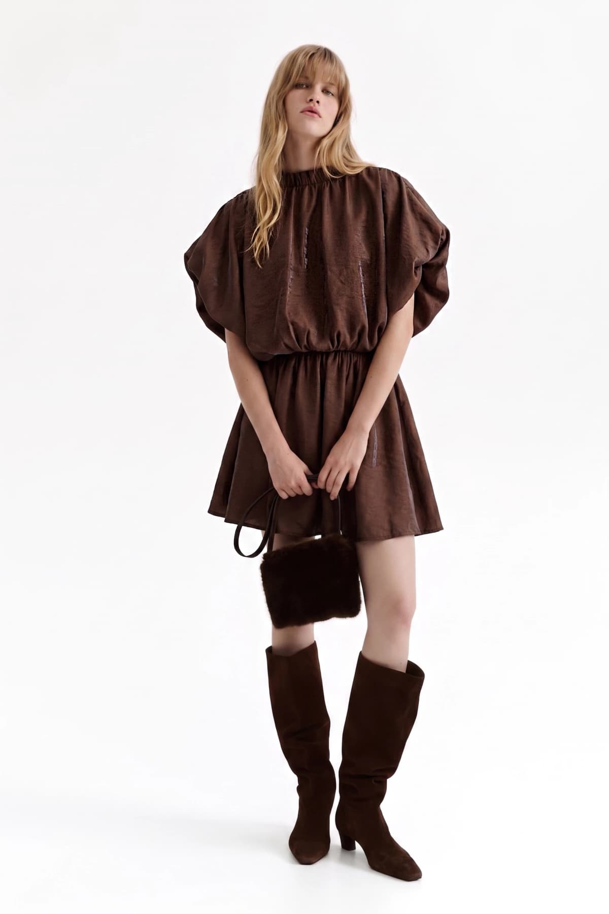 D9304 - BROWN