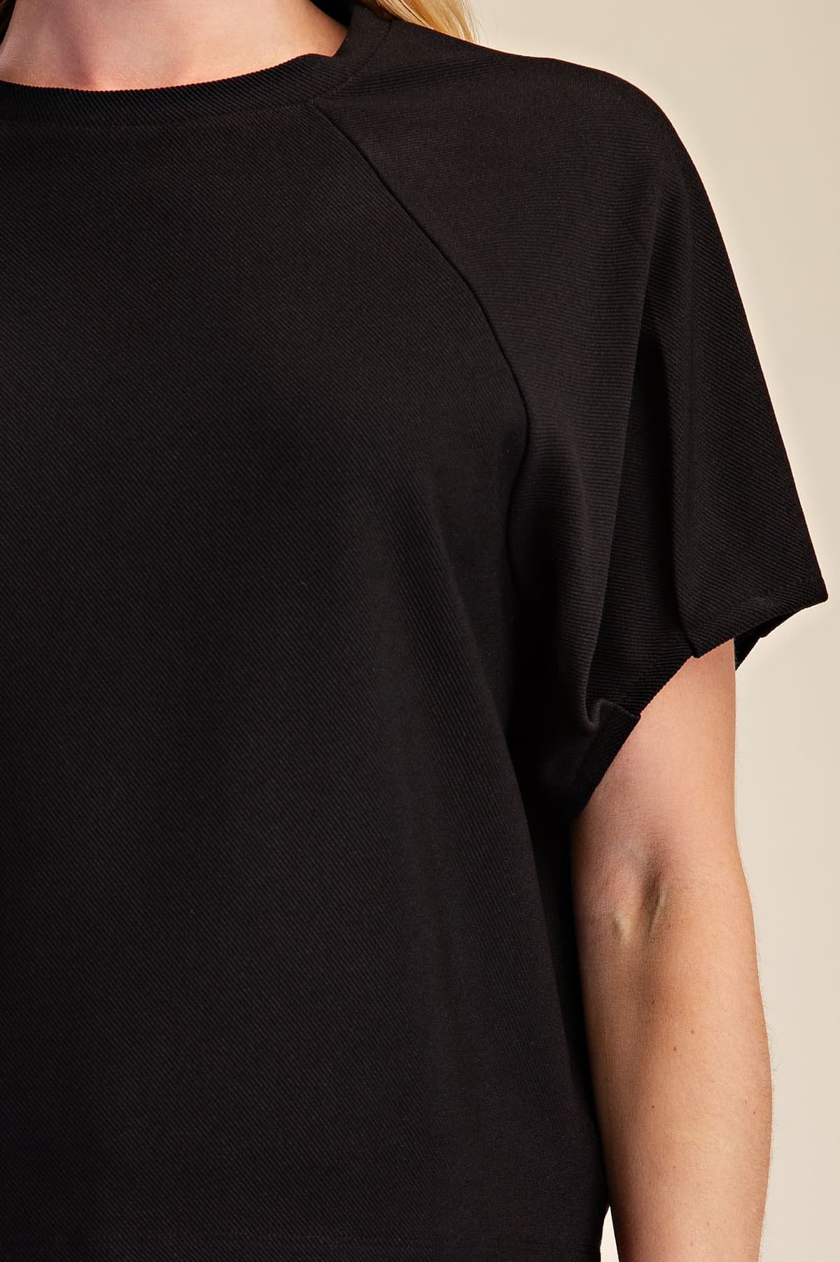 T8375 - BLACK