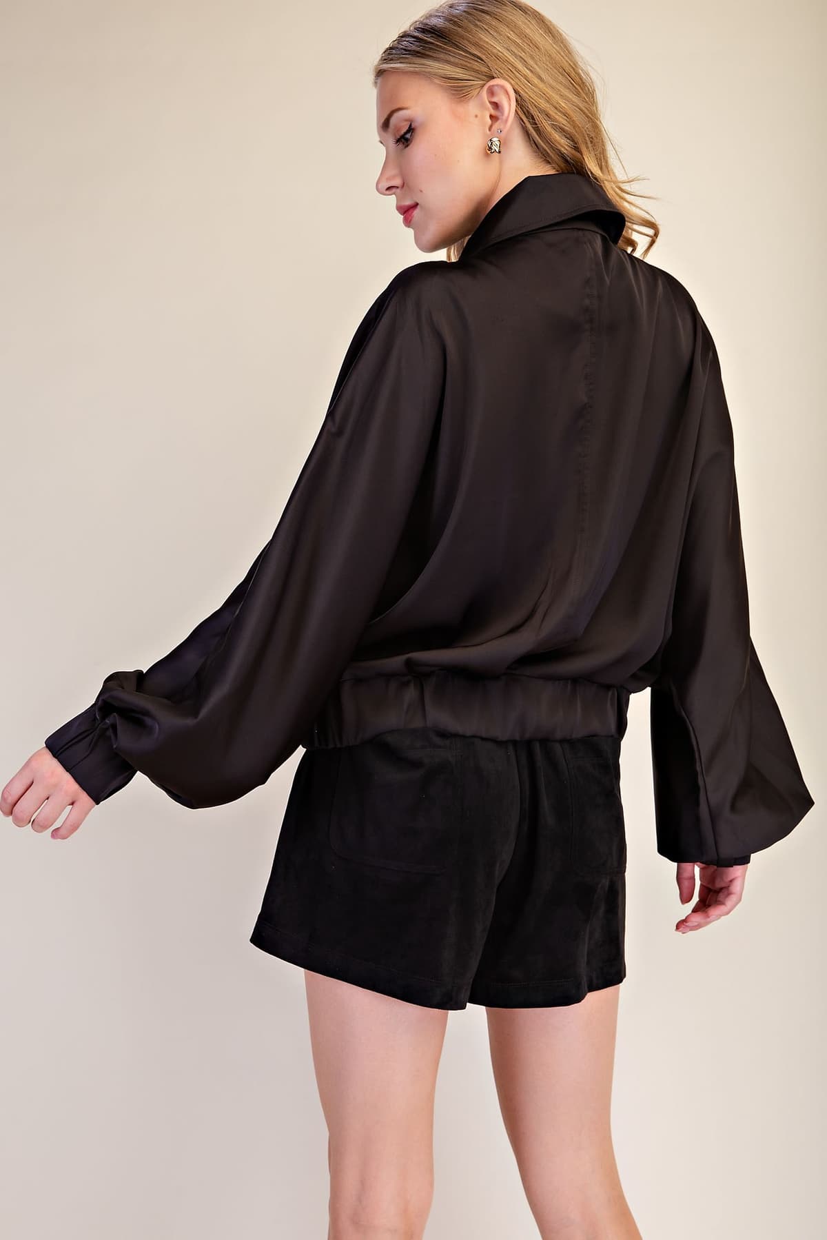 J8389 - BLACK