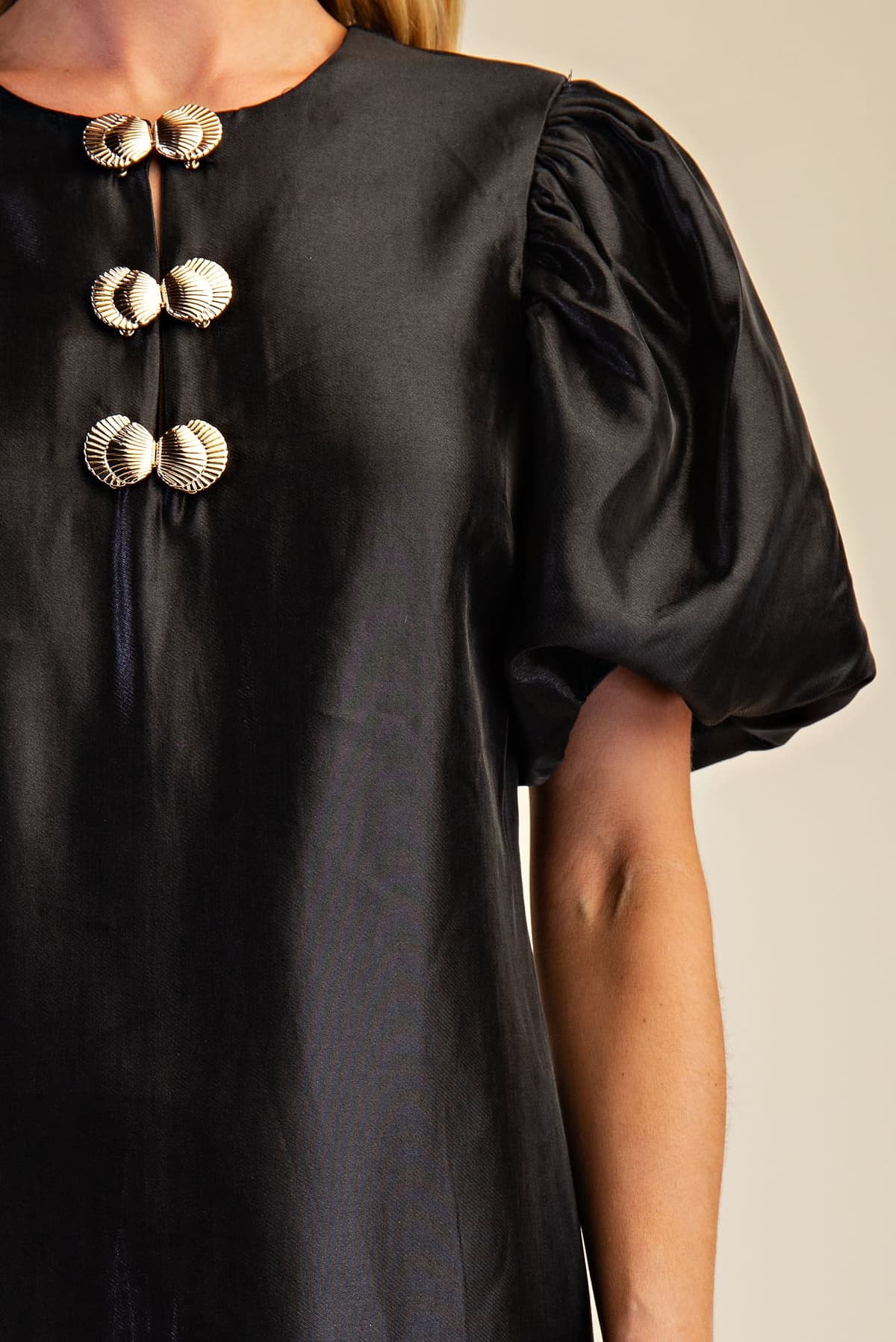 D8460 - BLACK