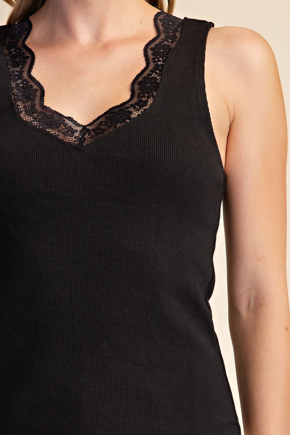 T8405 - BLACK