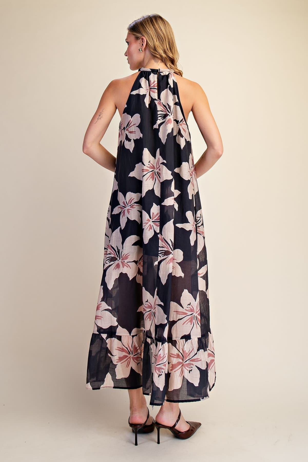 D8438 - BLACK