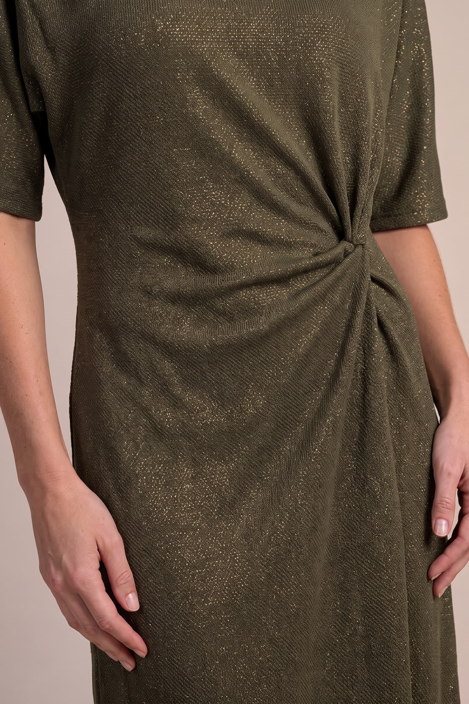 D8458 - OLIVE