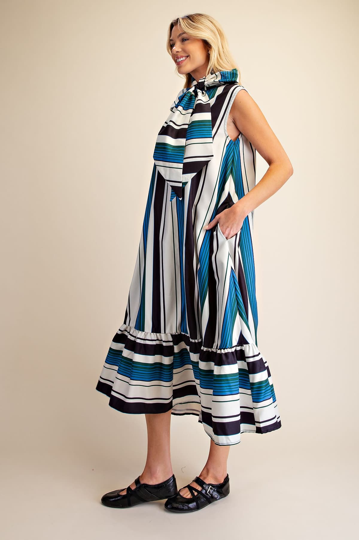 D8483 - IVORY/BLUE