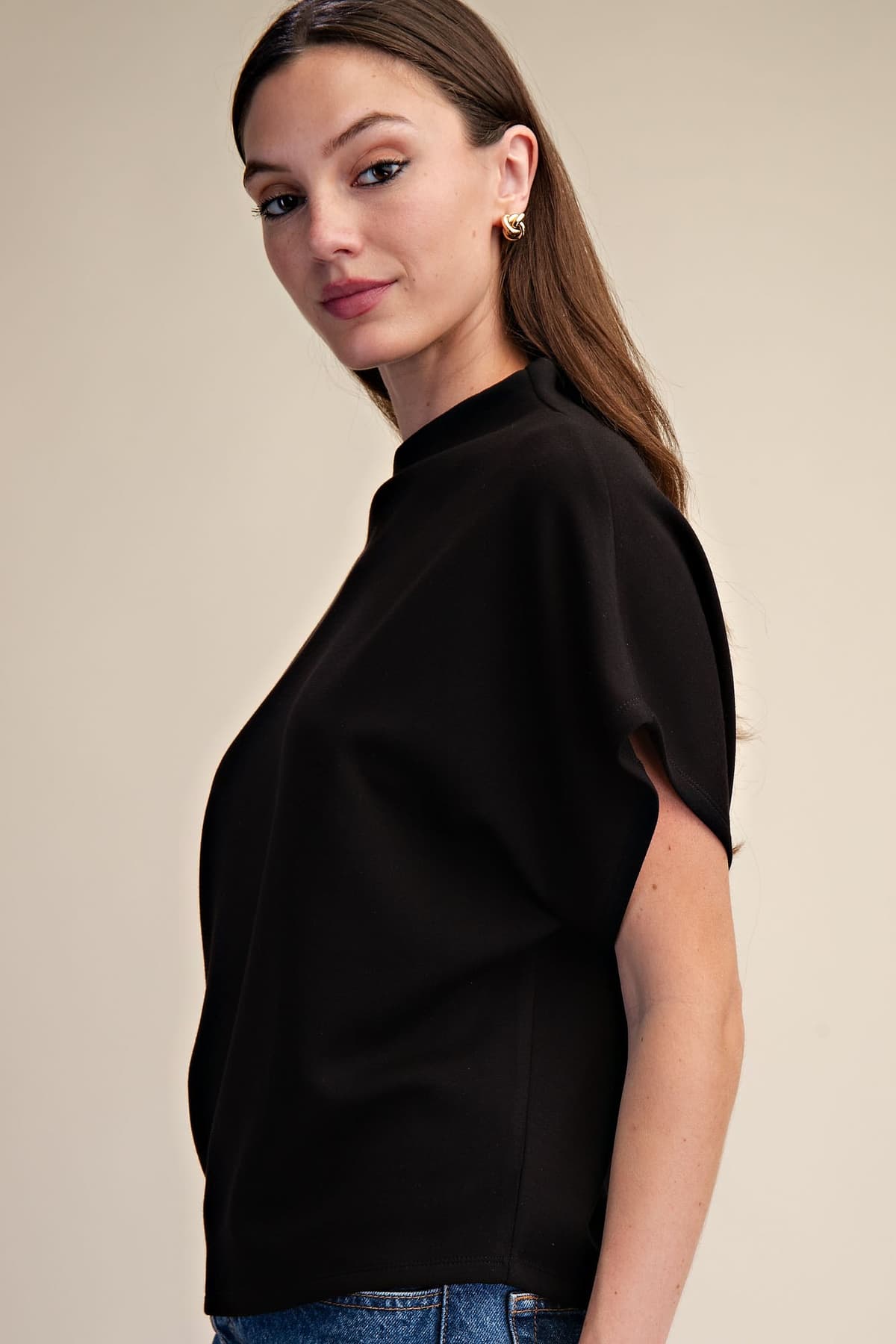 T8572 - BLACK