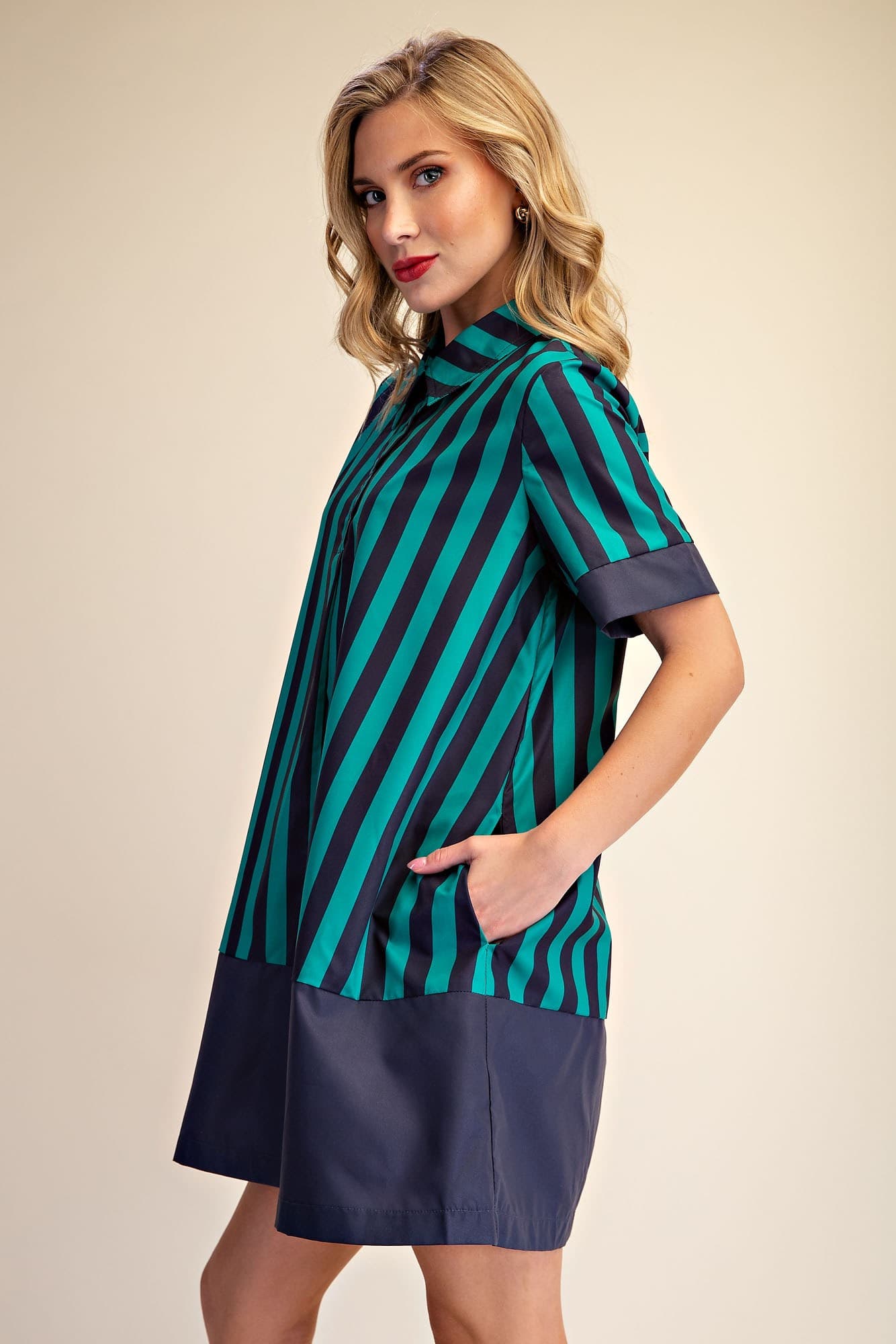 D8525 - NAVY