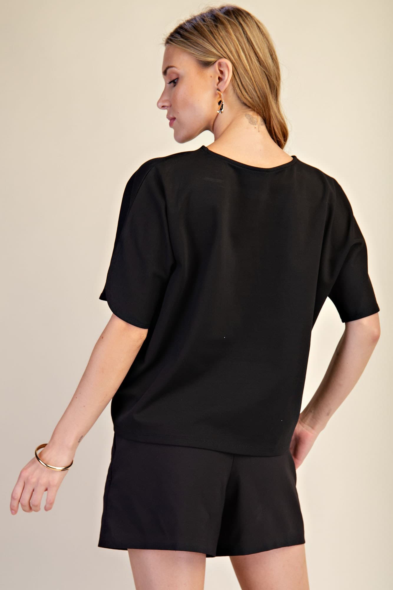 T8613 - BLACK