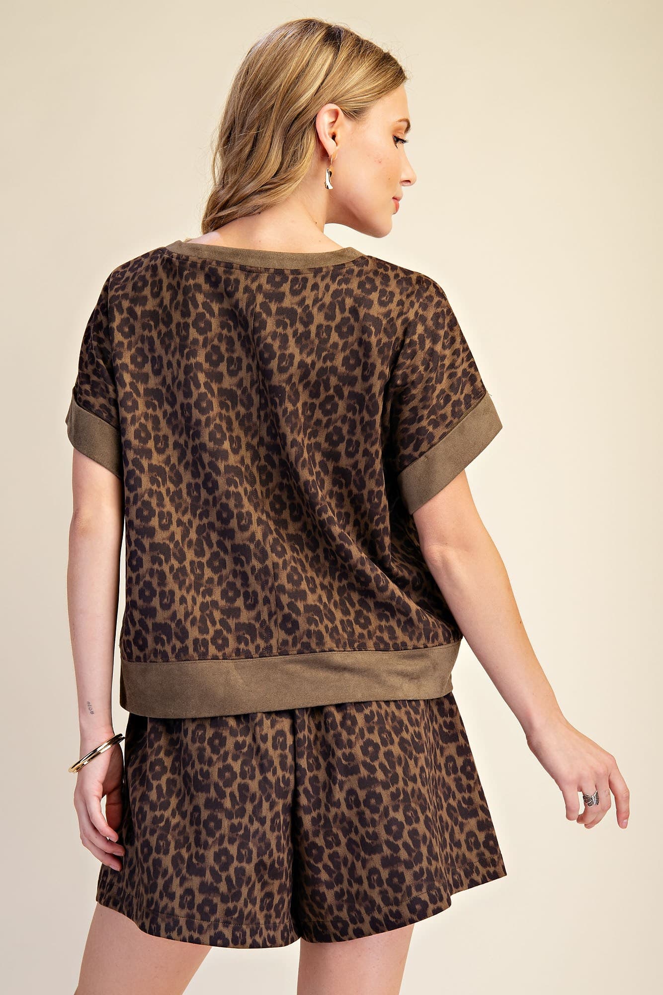 T9427 - OLIVE