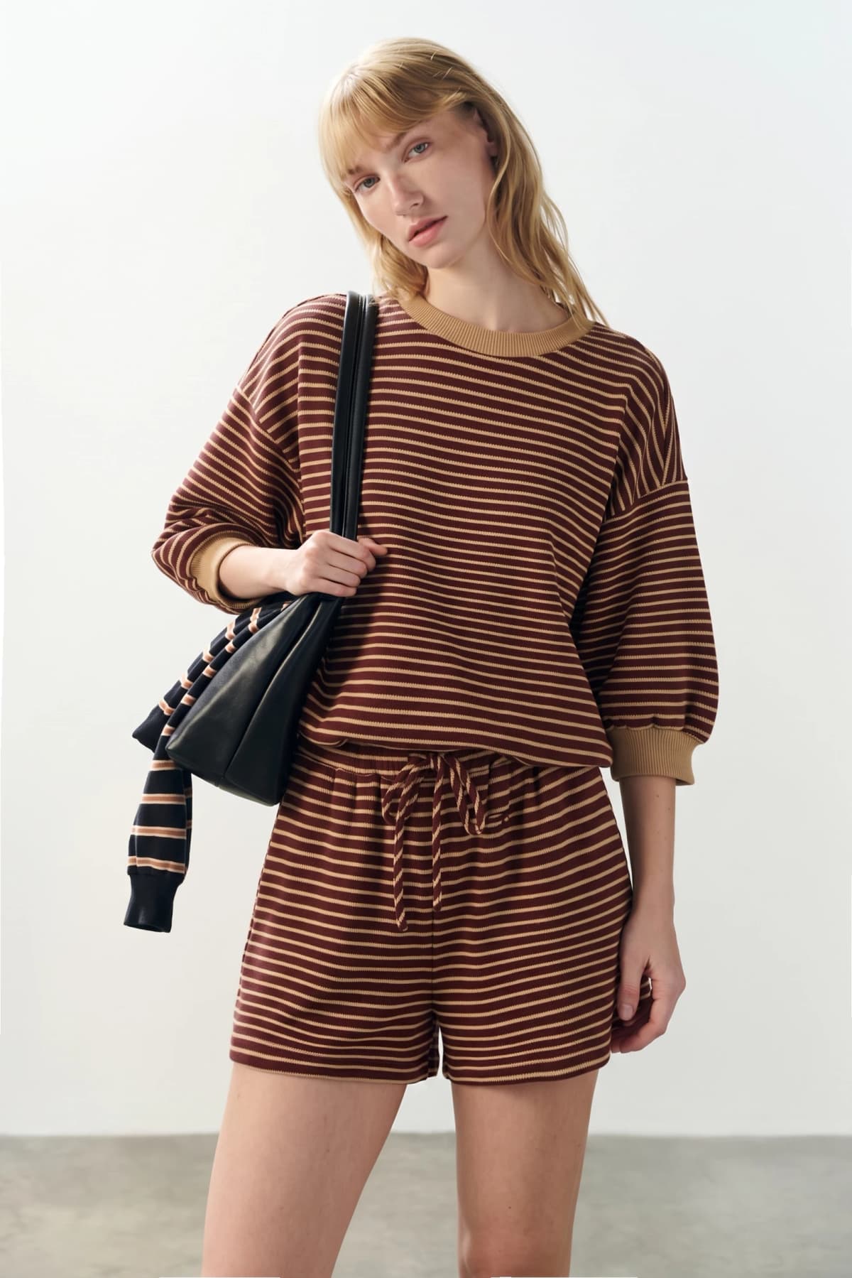 P8599 - BROWN