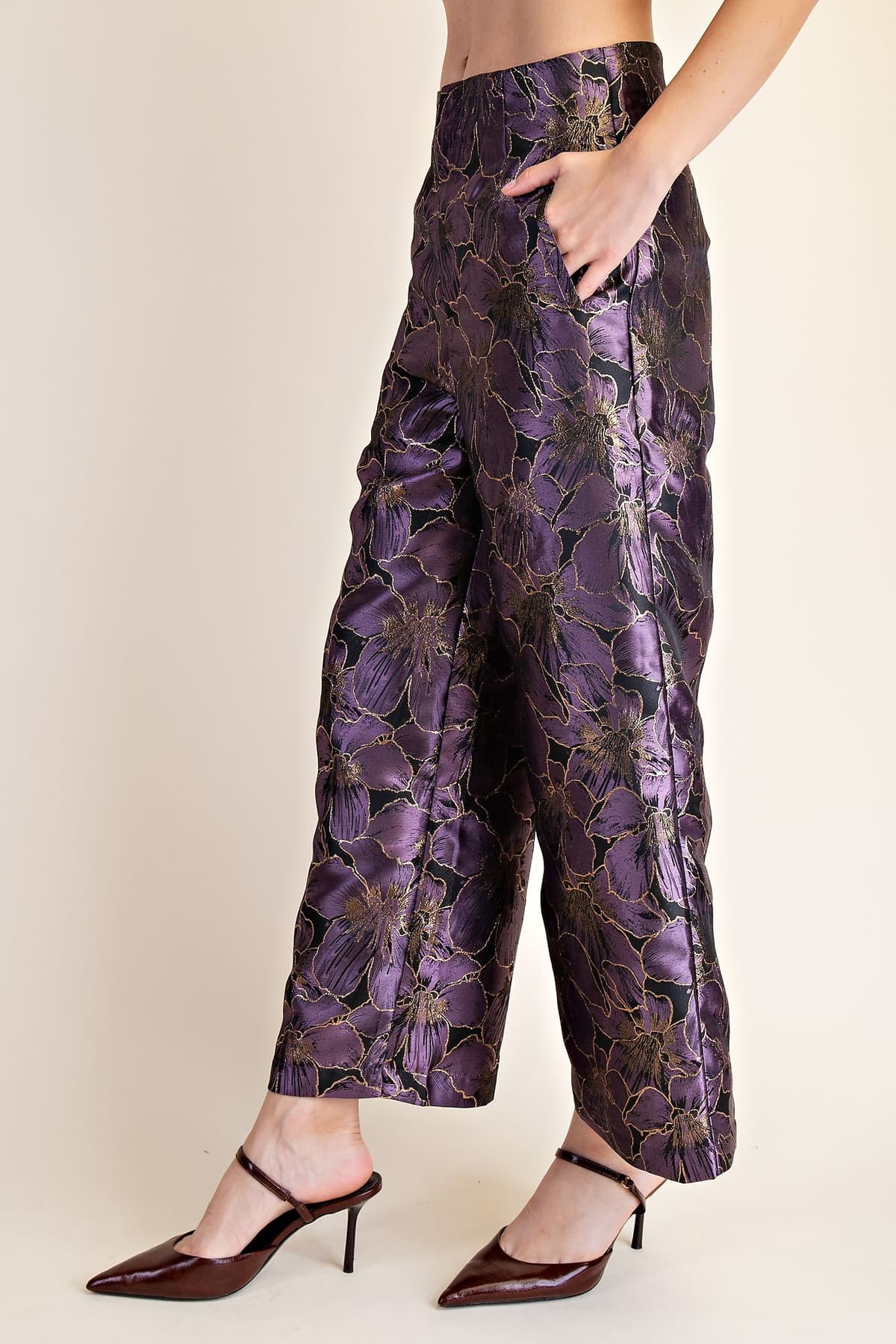 P8648 - PLUM