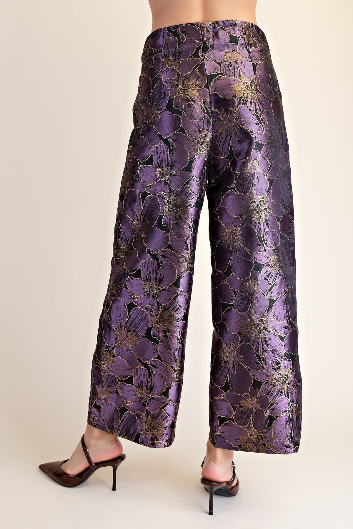 P8648 - PLUM